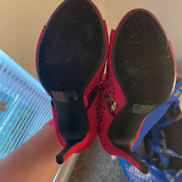 Red pattern peeptoe heeled booties - Picture 4 of 5